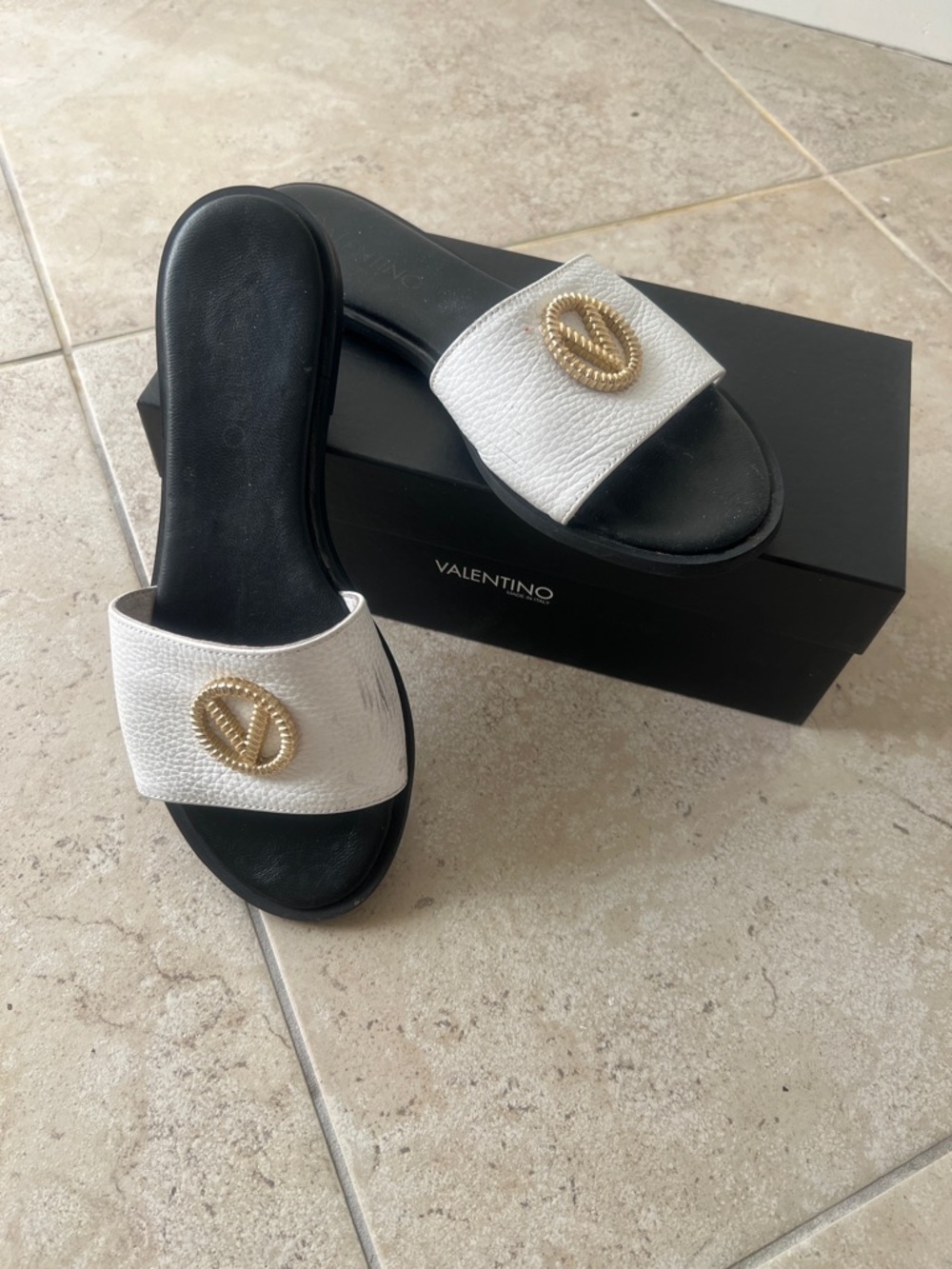 VALENTINO white leather sandals